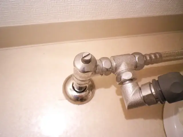 トイレのつまりを解消する作業前の準備と注意点